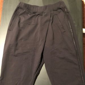 Lululemon cropped pants